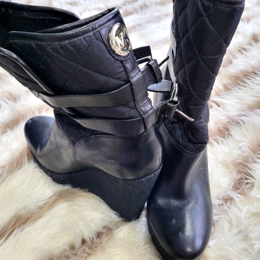 Wedge Black leather like boots